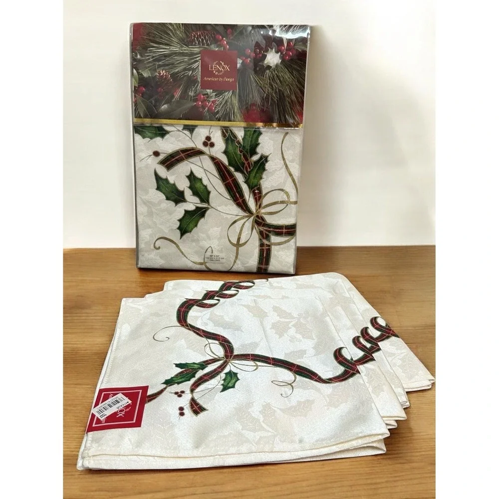 Lenox Holiday Nouveau Tartan Tablecloth 60 X 84 & 4- Napkins NEW